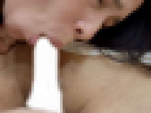 【ドM人妻リエ】ドアップ濃厚フェラ。根元まで咥えて喉奥イキ。喉オナニー好き美人変態人妻　サンプル画像2