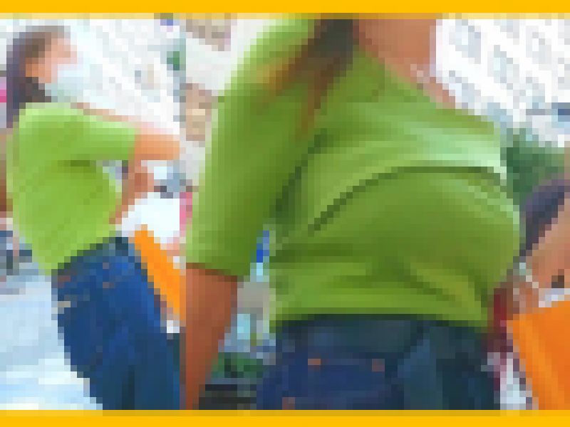 No.879プルルンと適度な美巨乳っぷりに周囲のおっぱい好きが迷わずカブリつきたくなるお姉さん サンプル画像