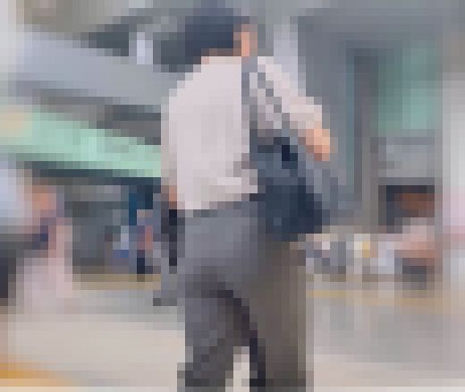 クールなOLのムニュつくデカ尻！クッキリとパンティラインを見せつけはみ出る尻肉で男を誘惑！下品なパンツスーツ OL編　サンプル画像3