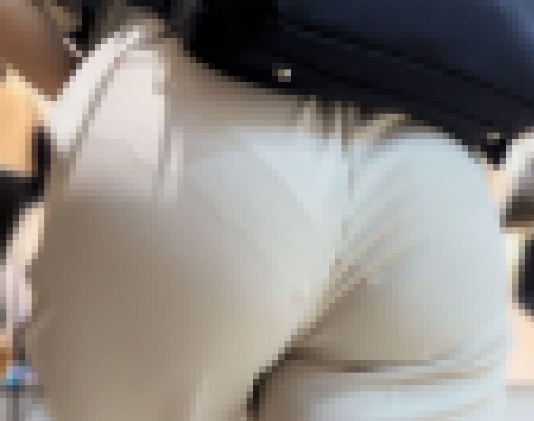 歩行記録0108「Pライン浮かぶ白スラックスOLを近接撮影」 サンプル画像