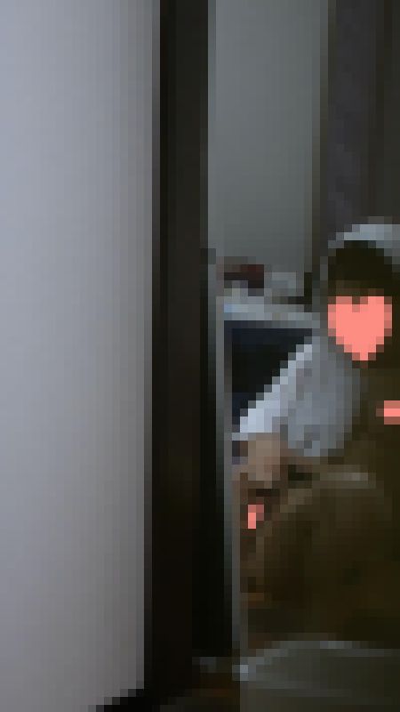 興奮で頭がクラクラ。鏡の前で自分のオ◯ンコをチェック。指で左右のビラビラを開き、完全に具が見えています。 サンプル画像
