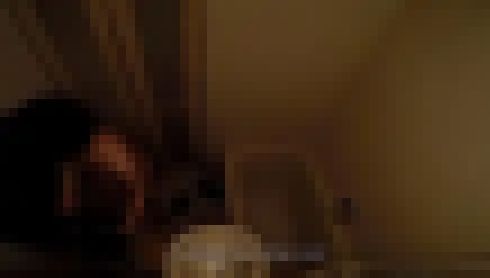 お風呂場で衣装を着替えてる全裸を覗いてるシーンを撮ってきて サンプル画像