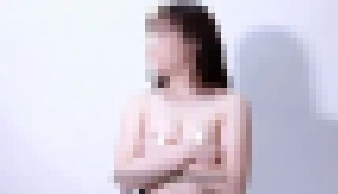 着エロにスカウトされた素人が面接でピンクの乳首をポロ出ししてしまう サンプル画像