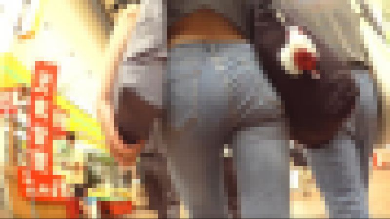 背中チラリズムで薄手デニム尻　1分48秒 サンプル画像