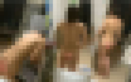 パパ友からも可愛いと有名な奥さん、キッチンで片足上げてビラビラ見られる　サンプル画像1