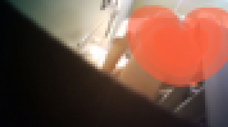 現役美人JD更衣室生着替え　〜美白太ももと白パンティ〜 サンプル画像