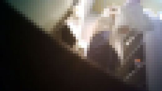 現役美人JD更衣室生着替え　〜美白太ももと白パンティ〜　サンプル画像1