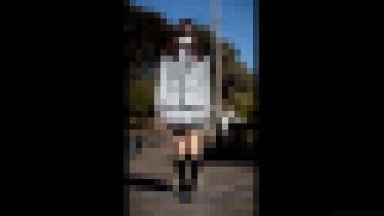 暗殺教室 私立椚ヶ丘中 制服 ブレザーで白い下着をパンチラ259n15-1 サンプル画像