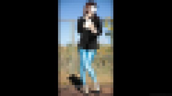 野外露出に最適な服を着て乳首を一瞬にして出す変態女　259n15-3 サンプル画像