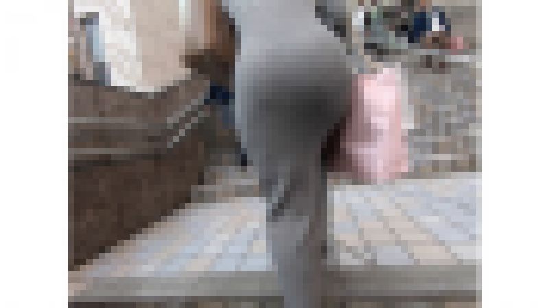 ニットワンピのお姉さん サンプル画像