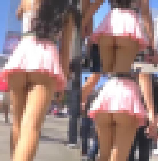 【お尻丸出し衣装で平然と歩くお姉さんを盗撮！！】 サンプル画像
