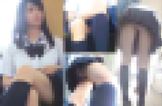 【電車対面パンチラ盗撮 】ホームと電車内での制服美●女盗撮動画 サンプル画像