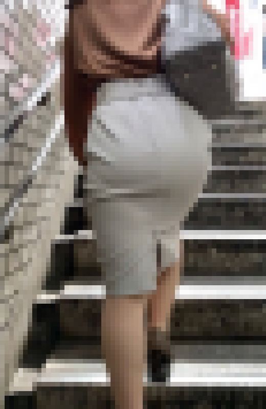 【OLシリーズ】ニットワンピースOLと真面目タイトスカートOLの階段闊歩【23】 サンプル画像3