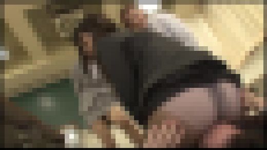 【フリーダム】パワハラ女教師の人間椅子にされた男 #006 NFDM-477-06　サンプル画像2