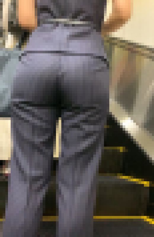 【OLシリーズ】キャリアウーマンマダムのデッカイお尻のパンツスーツ姿【33】　サンプル画像1