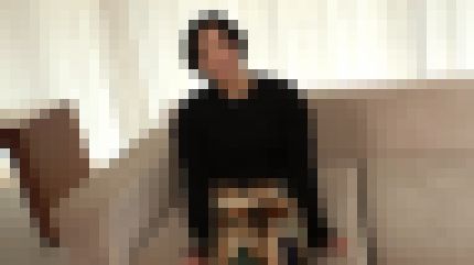 付き合った人としかエッチしたことない21歳女子大生が容赦のない激しいピストンで膣奥を突かれまくる　サンプル画像1