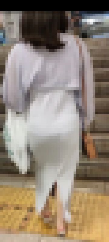 タイトニットでおケツの形もろ見え!!柄まで確認できるパン線 サンプル画像