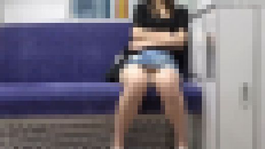 【4K】≪電車seriesスジマンJD②≫電車内でくっきりスジマンJDギャルに再遭遇した件 ※購入特典あり　サンプル画像1