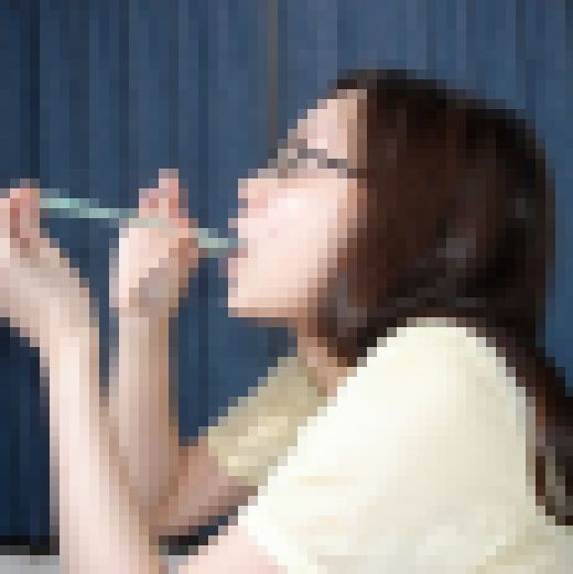 ◆素人投稿動画 「はい、お〇っこも精子も飲みますし知らない人とエッチしてもいいですよ」 【Part.06：知らないおじさん達とエ　サンプル画像2