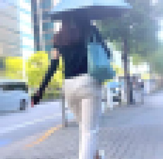 勝ち組OLのセクシー美巨尻！貴重な白スラックスの中でエロ尻をムニュらせて男を誘惑！下品な高飛車OL 編　サンプル画像1