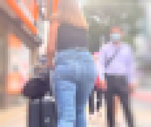 本場の爆尻で日本人を圧倒!安産型のメガ尻をムニュらせ日本男性を無差別挑発! 下品なスキニーデニム パツキン外人 編 サンプル画像3