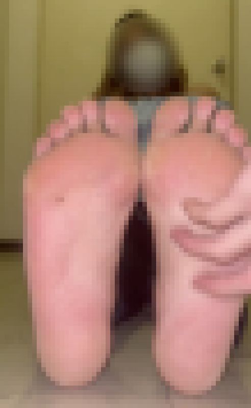 27cmギャル系美女デカ足裏くすぐり、足ツボ！4分3秒 サンプル画像