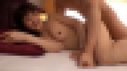 性欲が強い32歳人妻が膣奥を他人棒で突かれ喘ぎまくる　サンプル画像3