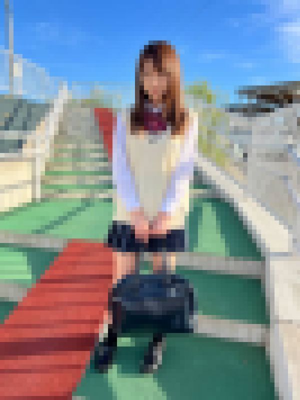 【卒業記念】アイドル級美小女第3弾_ガチで最後になるので妊娠するまで種付けして来ました。 サンプル画像