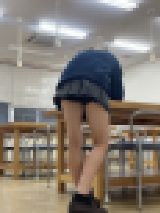 【優等生】制服パンチラvol.2 サンプル画像