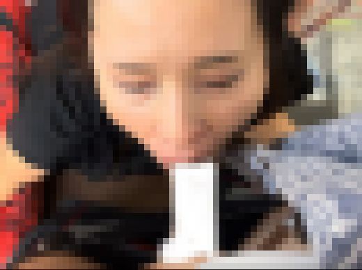 【美人ドM人妻リエ】四つん這いフェラ。頭掴んでイラマ責め口便器。喉奥でイキまくるドM便器人妻　サンプル画像1