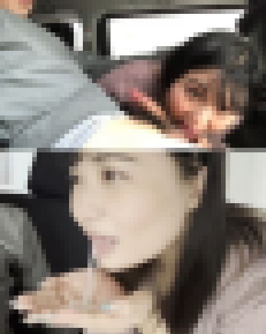 [別ｱﾝｸﾞﾙ]真昼間のフェラ専用車内で即尺３名連続大量発射ついに車内で生本番、 気持ち良すぎて暴発大量中出し☆フェラ好き美容師　サンプル画像1