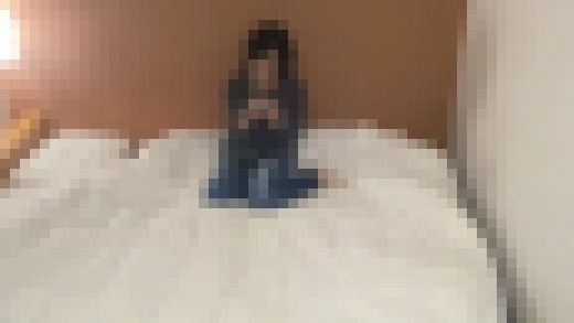 新作【素人個人撮影】地味系すっぴん美人ちゃんをとことんイカせまくり！秒で即イキの彼女を快楽調教しちゃいました【前編】　サンプル画像1