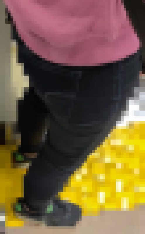 124 清楚で可愛い女子大生の黒スキニー尻 サンプル画像