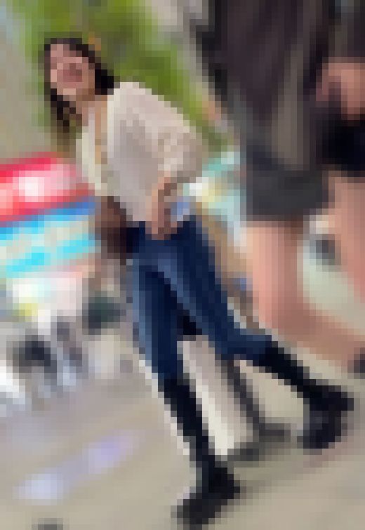 125 ロングブーツを履いた可愛すぎる女子大生のスキニージーンズ尻　サンプル画像2