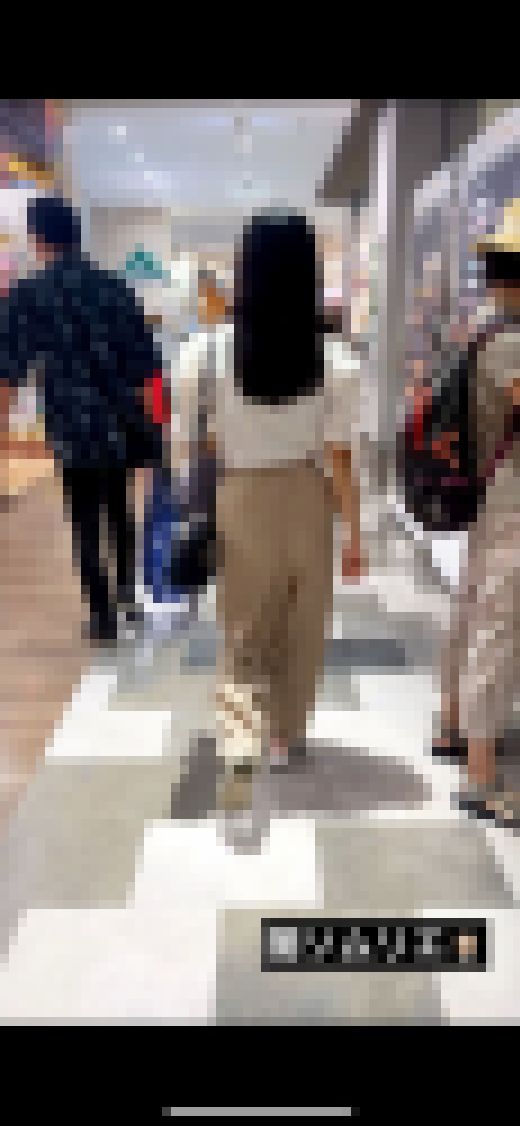 【着衣尻⑦】背伸びしたJ◯のプリップリ尻肉　サンプル画像3