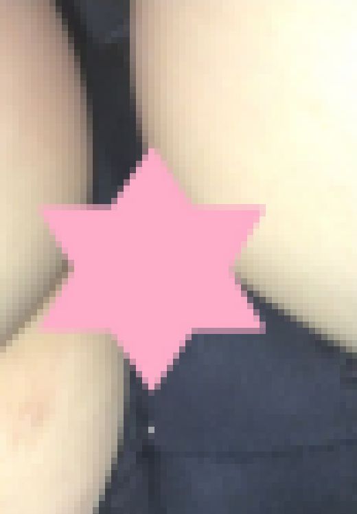 ぴえん系Kちゃんの激ミニ制服黒パンティ逆さ撮り　サンプル画像1