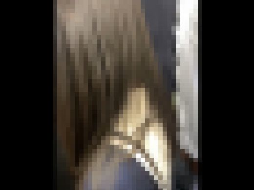 素人痴漢日記９２TRAIN目★謎の人形をぶら下げた女子の生態　サンプル画像1