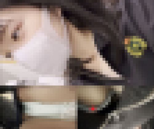 店員チラ☆純真無垢な可愛すぎる店員さん！乳首とマンスジくっきりなパンツを撮られてしまってます笑 サンプル画像