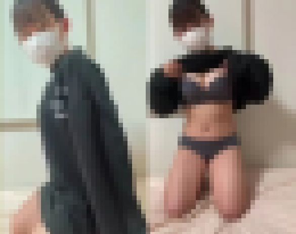 ハリのあるロケット乳房 つんつるてん彼女 サンプル画像