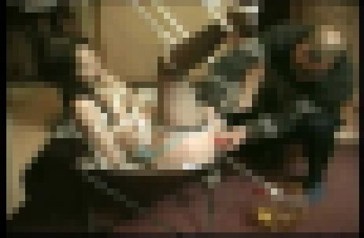 人妻マゾ女　限界！雪山乱れ鞭!!　Part 2　サンプル画像1