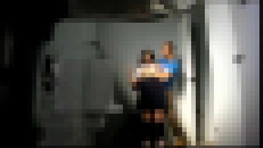 公衆●所　嫌がっているふりをして感じる即ハメ変態女子隠し撮り　Part 2　IQPA-061_2　サンプル画像1