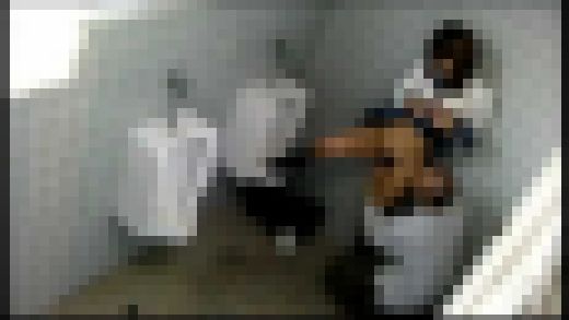 公衆●所　嫌がっているふりをして感じる即ハメ変態女子隠し撮り　Part 2　IQPA-061_2　サンプル画像3