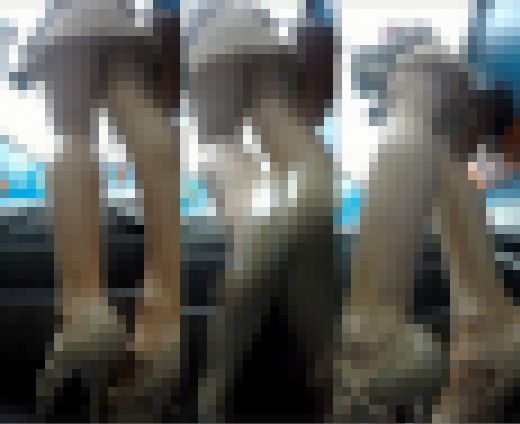【バレた！？しかもノー○ン！！？？】むっちり太ももが魅力的なお姉さんを盗撮！！　サンプル画像3