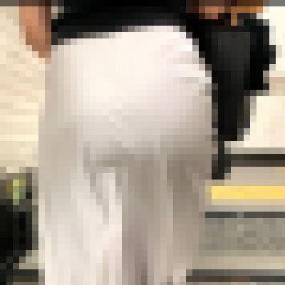 【OLシリーズ】サテンスカートが似合うエロい女に階段闊歩シーン【107】 サンプル画像