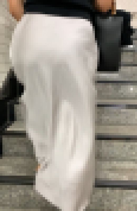 【OLシリーズ】サテンスカートが似合うエロい女に階段闊歩シーン【107】　サンプル画像2