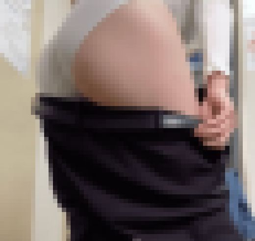 バイトちゃんの更衣室着替え【vol2】　サンプル画像1