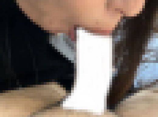 【淫乱人妻リエ】イラマで感じまくって喉オナニー状態でイキまくり。セルフイラマも止まらない淫乱美人妻の喉イキ　サンプル画像2