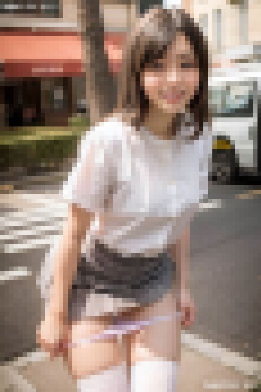 【オナニー音声付】様々な女性に声をかけ「パンツ脱いでください」と言ってみた　サンプル画像1