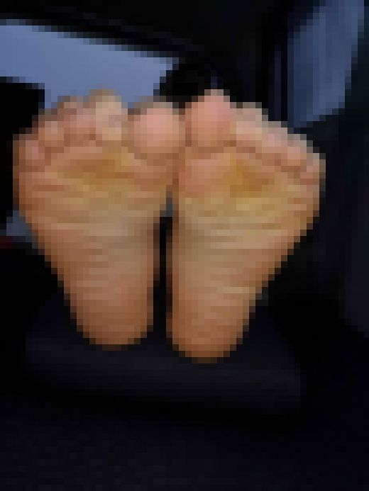 No.10で撮影している１９歳の専門学生の足裏撮影風景の動画です。　サンプル画像1