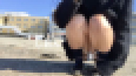 制服女学生と浜辺デートでパンチラしまくり!!!!!　サンプル画像3